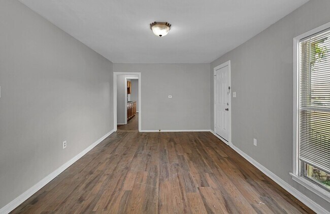 Photo - 2712 Mitchell Ave
