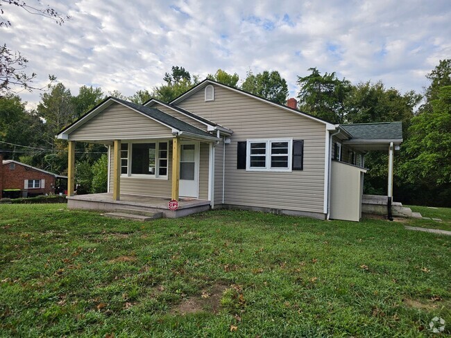 Building Photo - Country living close to the City Rental