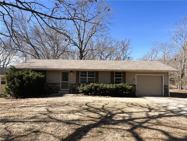 Photo - 2 Lancaster Dr