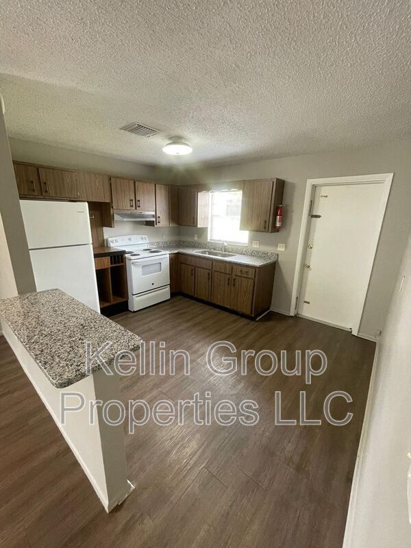 Photo - 160 N Nekoma Ave Unit 1