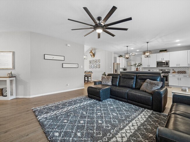 Photo - 1123 Station Manor Ln