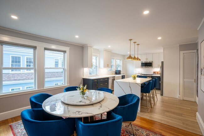 Building Photo - 220 Tremont St Unit 1 Rental