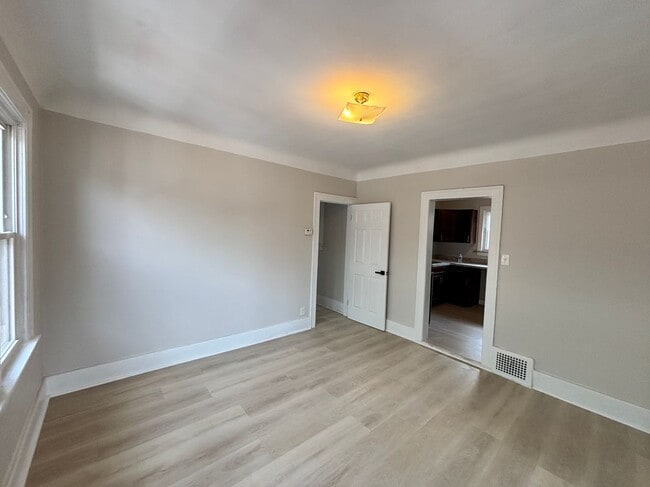 Photo - 3025 Tuxedo St