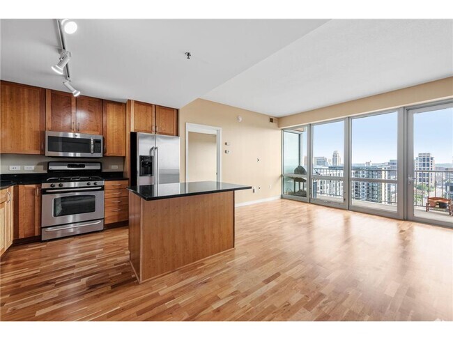 Building Photo - 929 Portland Ave Unit 1902 Rental