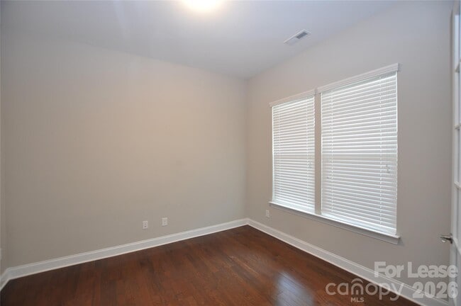 Photo - 1004 Sterling Dr