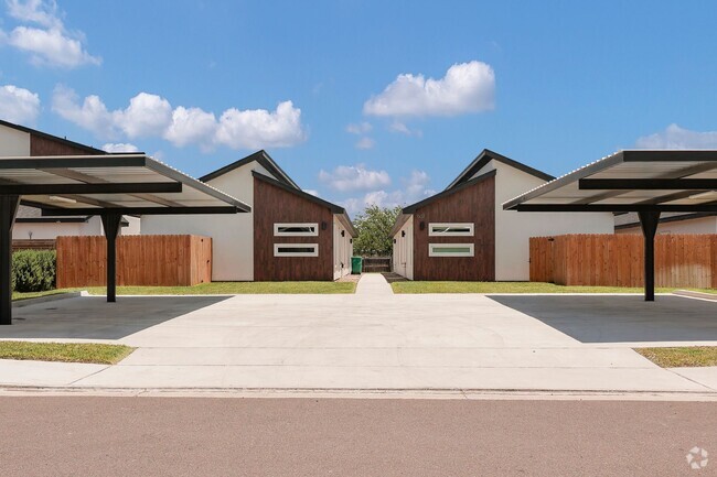 Building Photo - Platinum Apts Unit 1502 #2