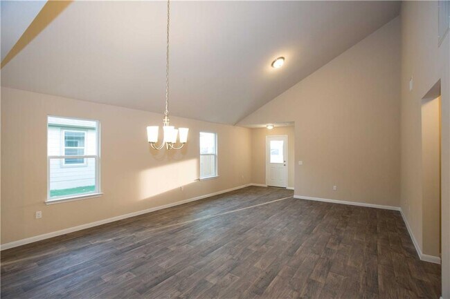 142 Sulphur River Lp