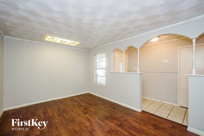 Photo - 505 Cranbrook Ln