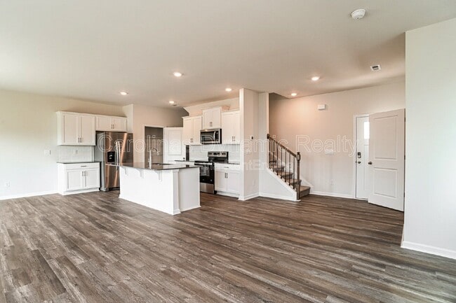 Photo - 1365 37th Ave Lane NE