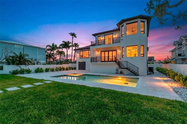 4 Paradise Ln