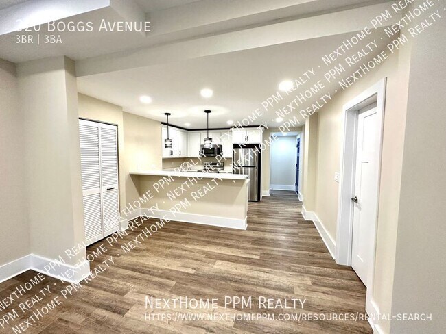 Photo - 320 Boggs Ave