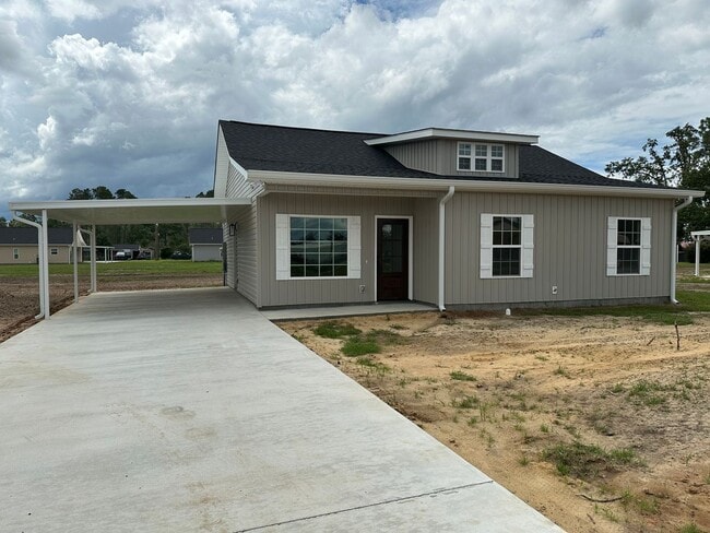 Building Photo - 3 Bed 2 Bath House