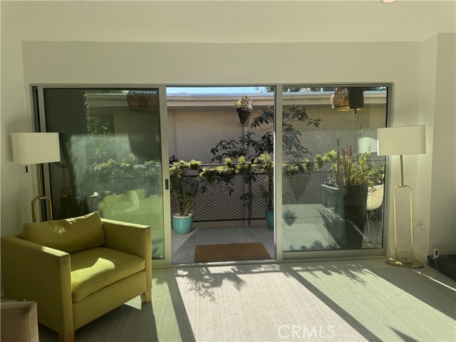 Photo - 241 S Barrington Ave Unit B7