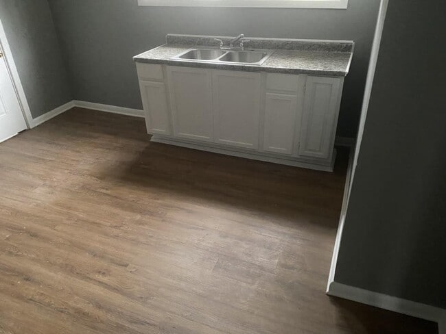 Photo - 256 S Central Ave