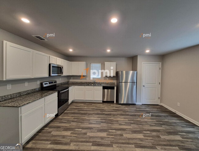 Photo - 255 Hawthorn Trail