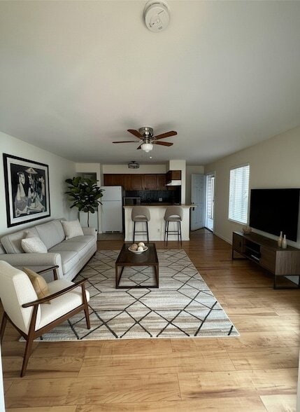 Photo - 9801 Walnut St Unidad A305