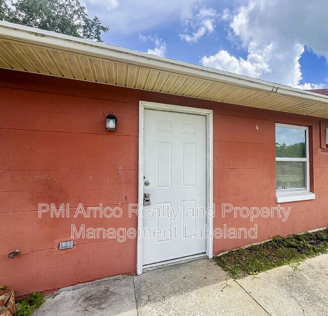 Building Photo - 507 Twin Pines Ln Unit D Rental