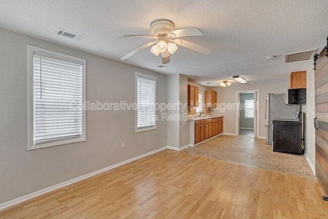 Photo - 2025 Eppinger St