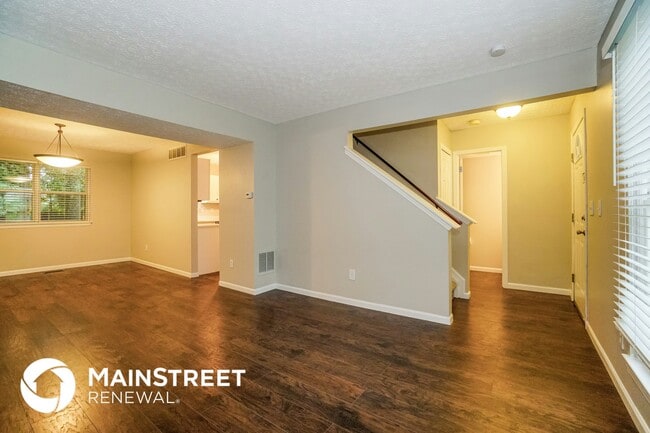 Photo - 550 Morrison Dr