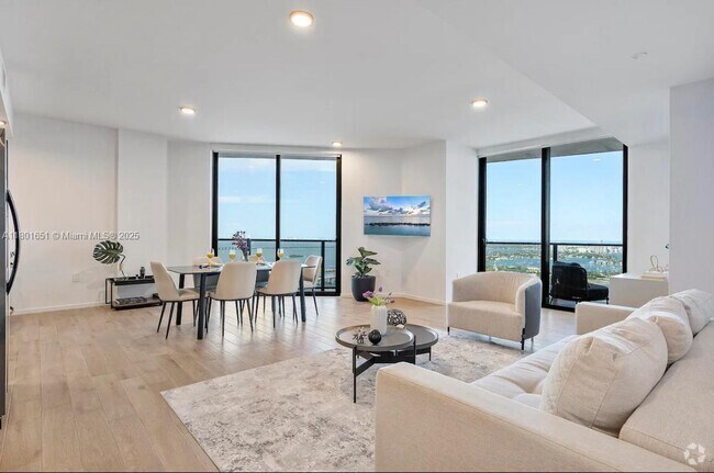 Building Photo - 398 NE 5th St Unit 4109 Rental