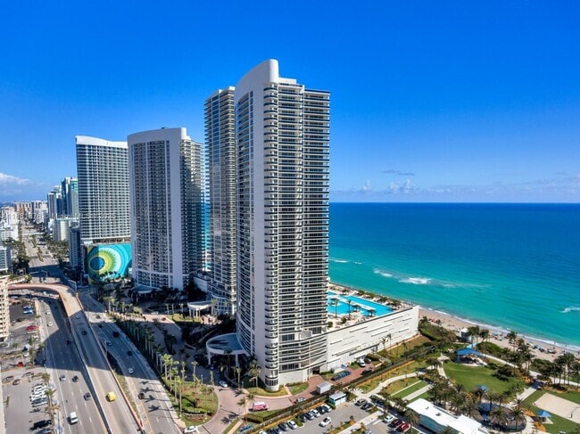 Building Photo - 1850 S Ocean Dr Unit 2203 Rental