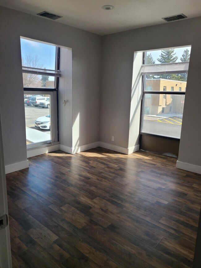 1422-1428 E 17th