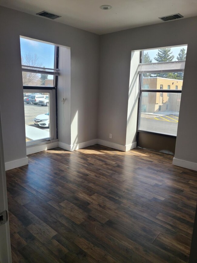 17th St 6 Plex - 17th St 6 Plex Apartment Unit 1422 #2