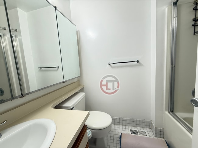 Photo - 227 Admiral Ln