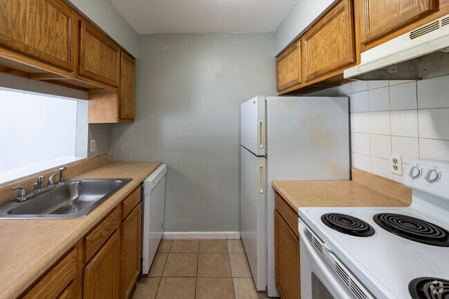 2 BR, 1.5 BA - 1,000SF