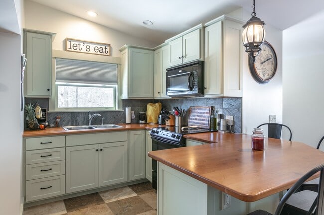 Photo - 335 US-4 Unit A