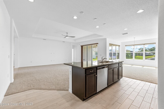 Photo - 285 Loymer Cir