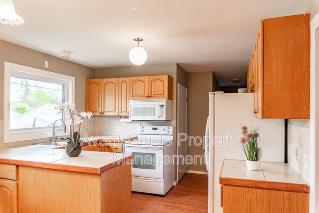 Photo - 10803-10850 50 St NW