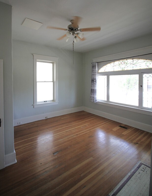 Photo - 851 E 3rd Ave Unit Apt 1