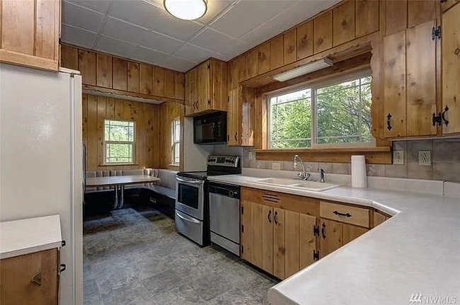 Photo - Charming Bellingham Retreat with Bright Living Spaces & Private Yard