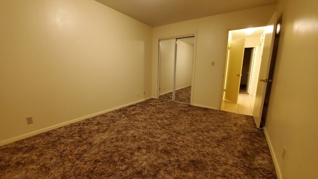 Photo - Monroe Street Apts Unit 4