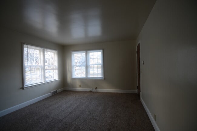 1657 Cedar Ave Unit 3