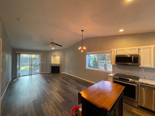 Photo - Charming 3 Bed/2 Bath Rambler in NE Tacoma — Cul-de-Sac Living with a Fenced Yard