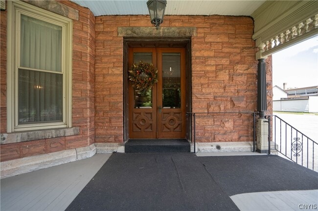 75 E Genesee St