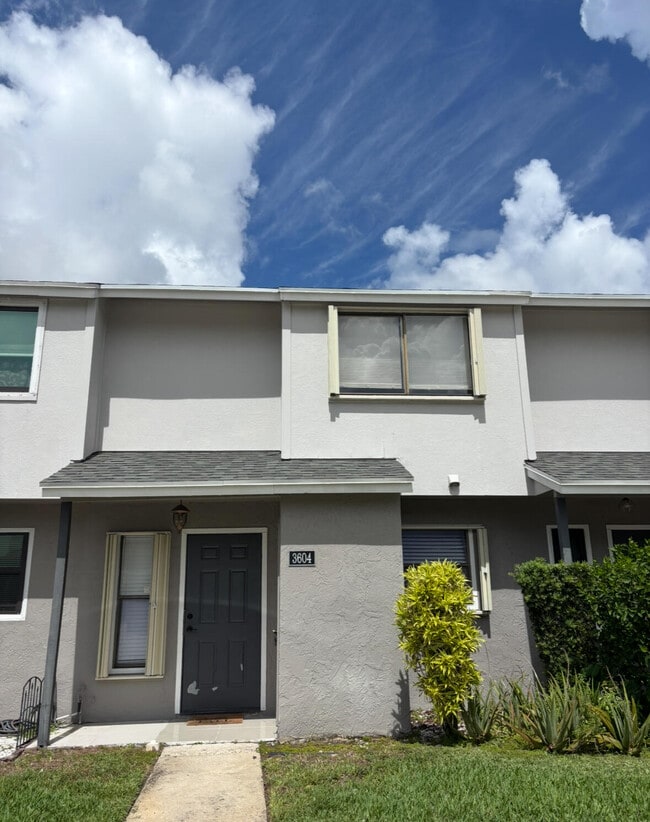 Building Photo - 3604 Inlet Cir