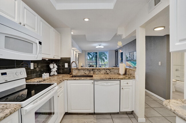 Building Photo - 1391 S Ocean Blvd
