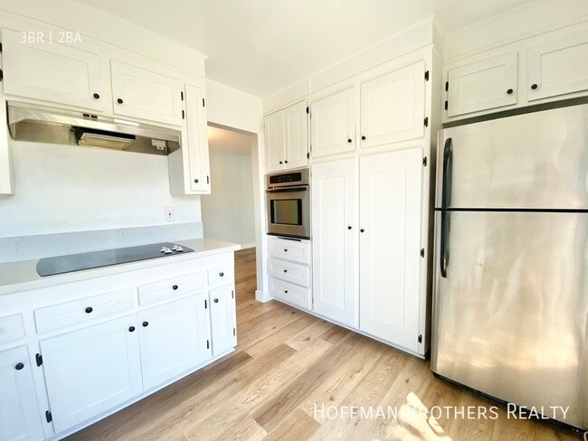 Photo - 919 N Alfred St Unidad 206