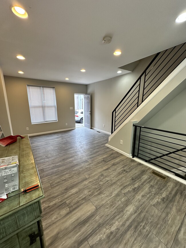 Photo - 1920 S Bonsall St