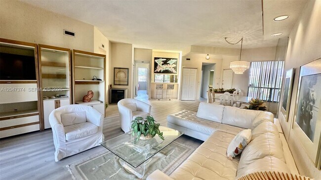 7472 La Paz Blvd Unit 301