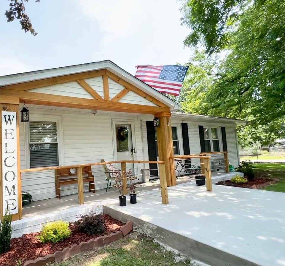 Photo - 5721 McDaniel Dr