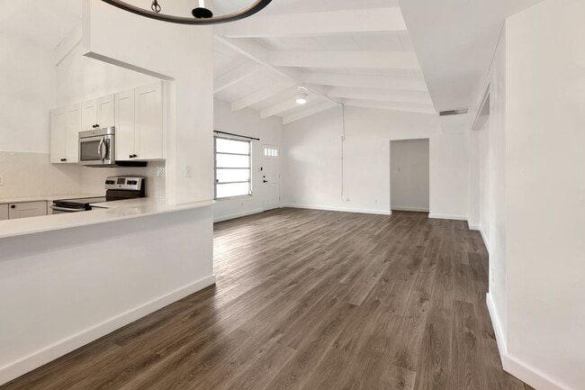 Photo - 3BR Pet-Friendly Rental w/ Large Fenced Backyard & Screened-in Lanai