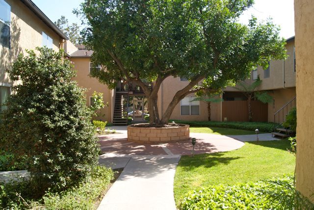 Photo - 1005 W Duarte Rd Apartment Unit 10