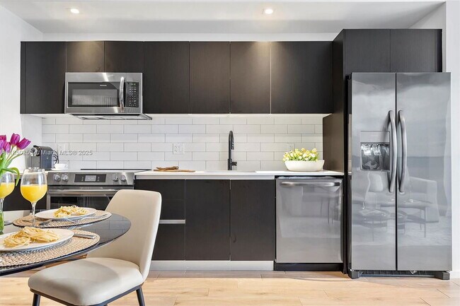 Photo - 398 NE 5th St Unidad 2218