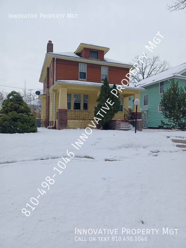 Photo - 842 E 9th St