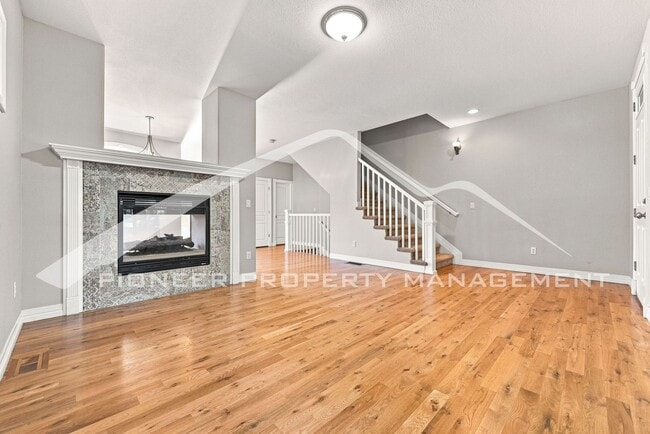 Photo - 4570 Meade St