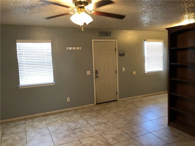 Photo - 911 Delarice St